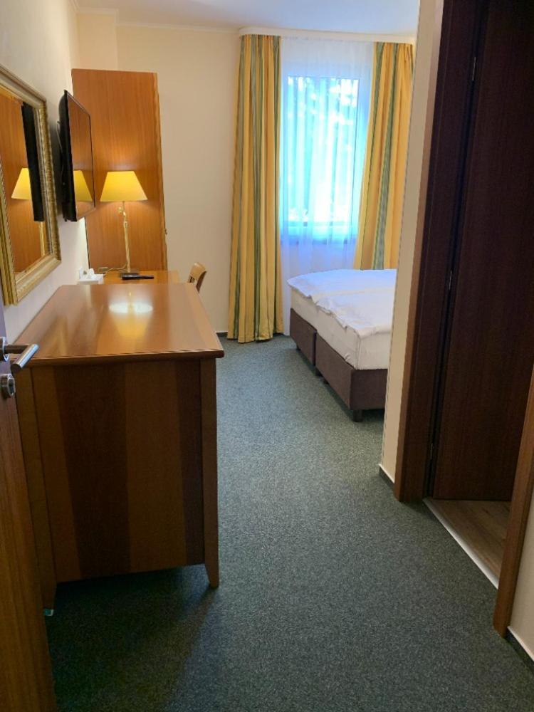 Camping La Provence Hotel Velka Hledsebe Ngoại thất bức ảnh